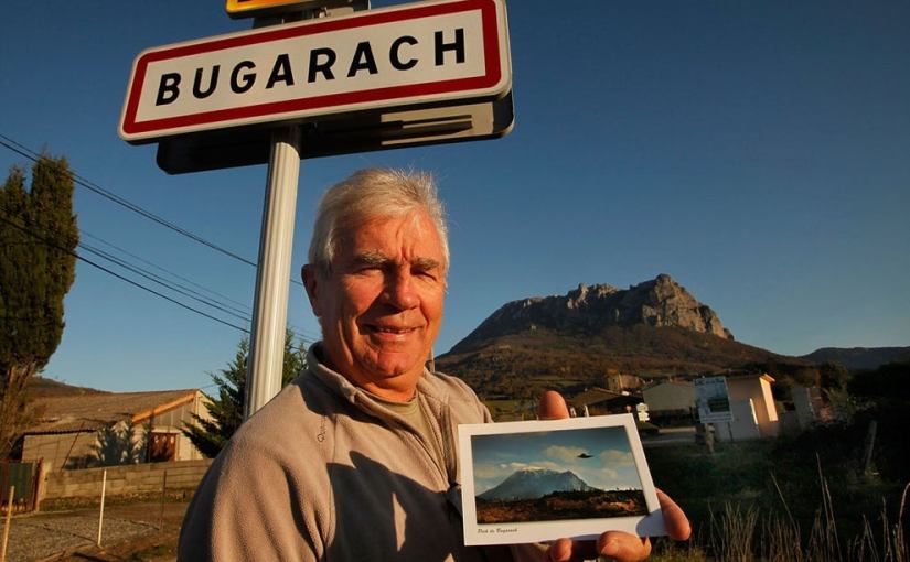 Hippies head for Noah’s Ark: Queue here for rescue aboard alien&nbsp;spaceship